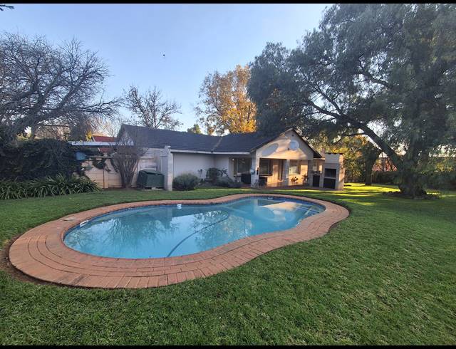 4 BEDROOM FREESTANDING FOR SALE IN FLAMWOOD